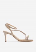 Sandalia Unique 2711-A taupe en piel con detalle dorado chic premium