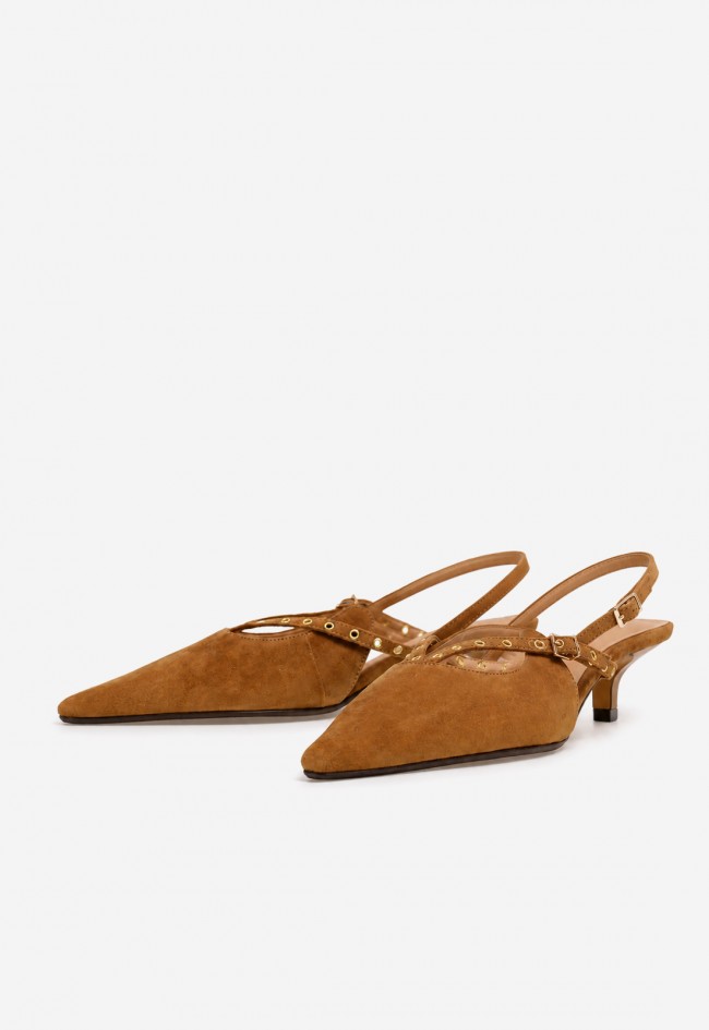 Zapatos destalonados Inuovo JM1333 de mujer en piel cuero con ojales dorados