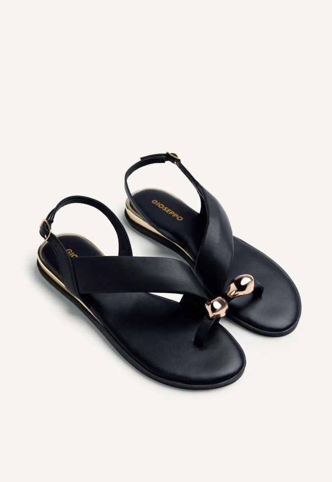 Sandalias Gioseppo Stony de mujer en piel negra con anillo joya y acabado metalizado