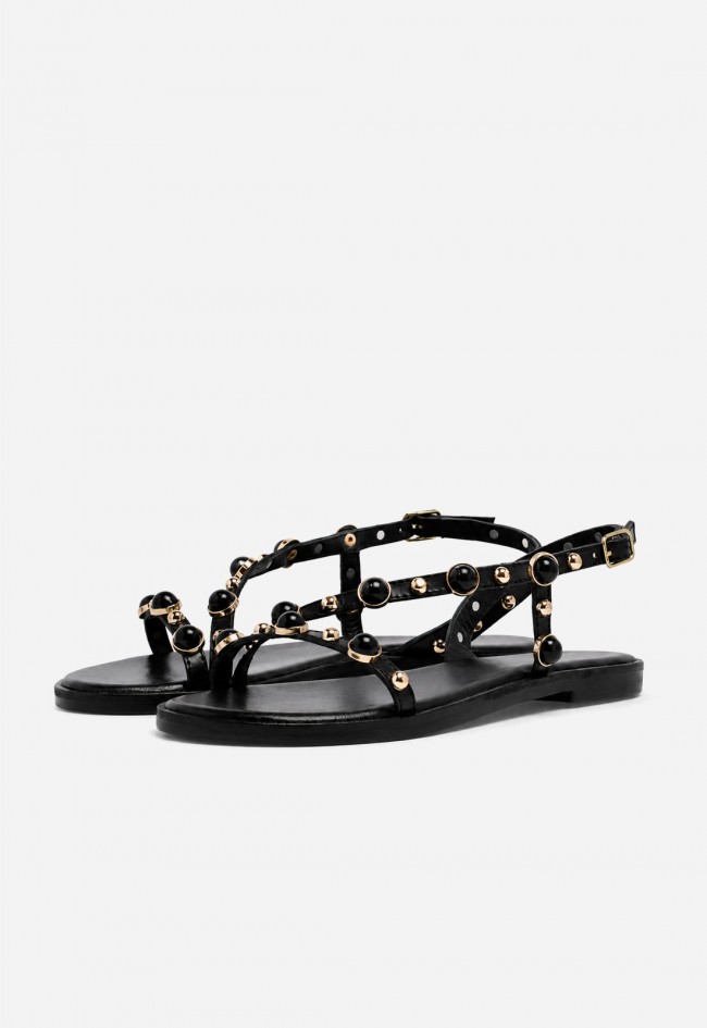 Sandalia plana VAS RSP-11654 negra en piel con detalles joya