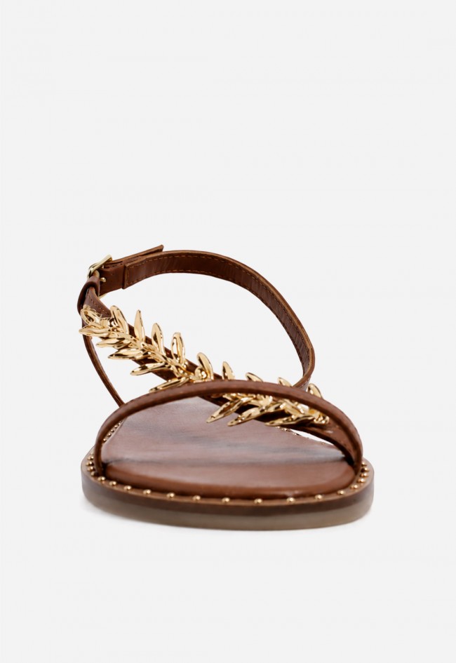Sandalia plana VAS RSP-11955 cuero en piel con detalle joya dorado