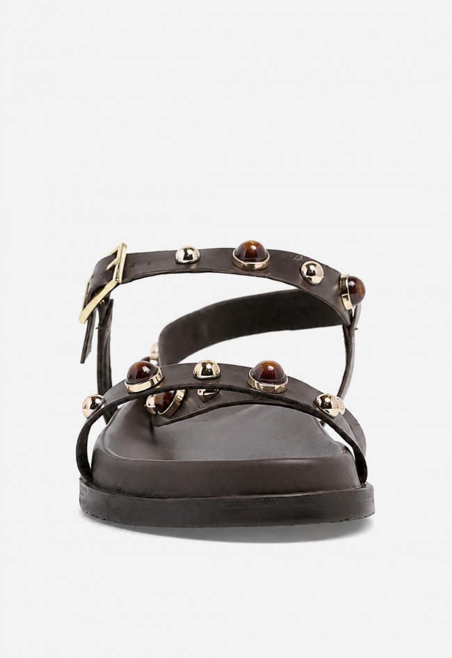 Sandalia plana VAS RPS-11369 marrón en piel con detalle joya y alma boho chic