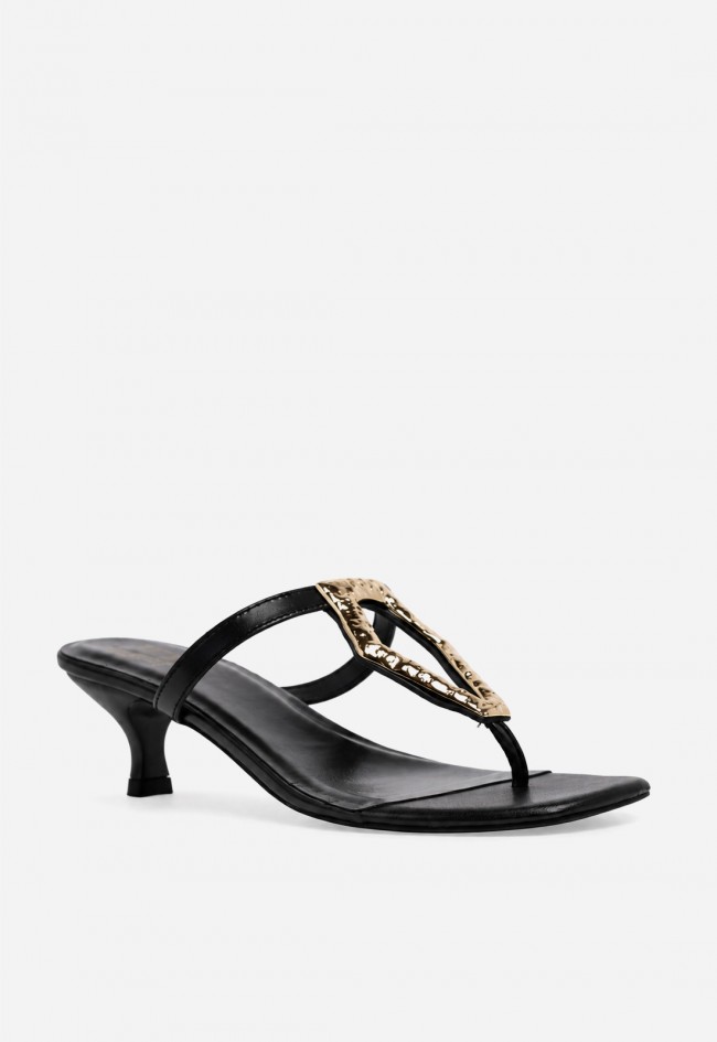 Sandalia VAS RPS-11282 negra en piel con detalle joya dorado para pisar con glamour