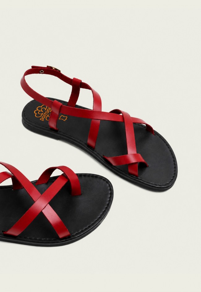 Sandalia plana Porronet Abril roja en piel con tiras, comodidad artesanal para un verano con personalidad