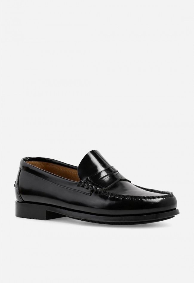 Mocasín de piel negra Benson con acabado brillante, elegancia urbana con actitud