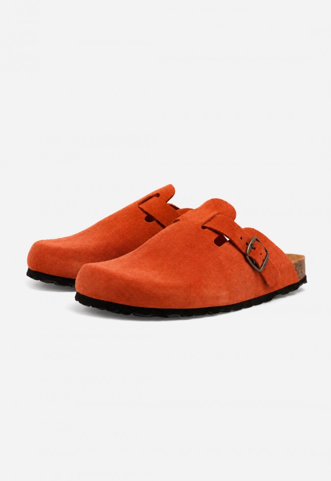 Zueco de piel caldera VAS 355 S con hebilla, el toque cálido que eleva tus looks