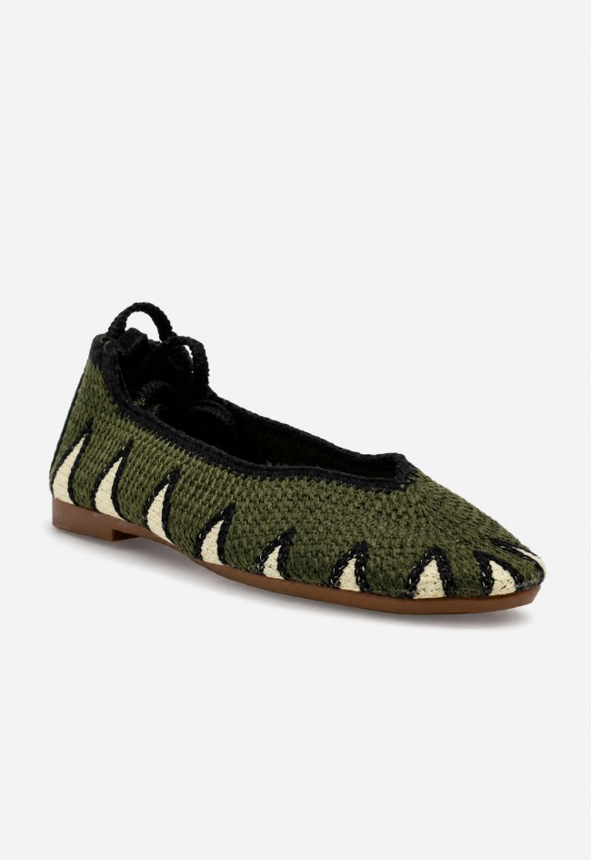 Manoletina verde con cordones Identity AW-5701, artesanía que transforma tu look