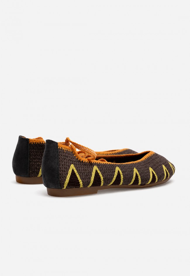 Manoletina trenzada marrón con cordones naranjas Identity AW-5701, pura actitud artesanal