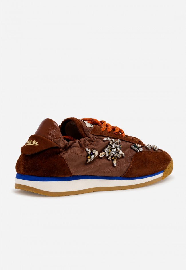 Zapatillas deportivas Movies EDX-05T de piel y textil marrón con joyas – brillo urbano para destacar