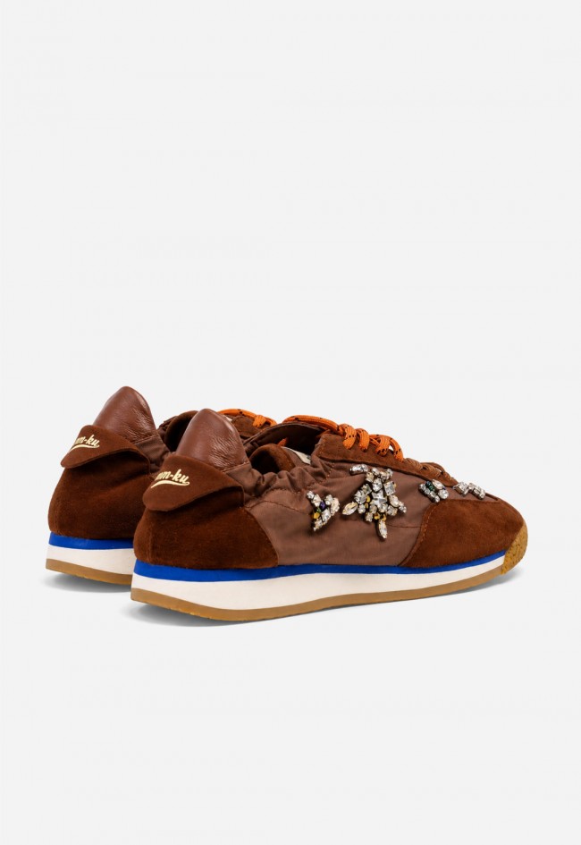 Zapatillas deportivas Movies EDX-05T de piel y textil marrón con joyas – brillo urbano para destacar