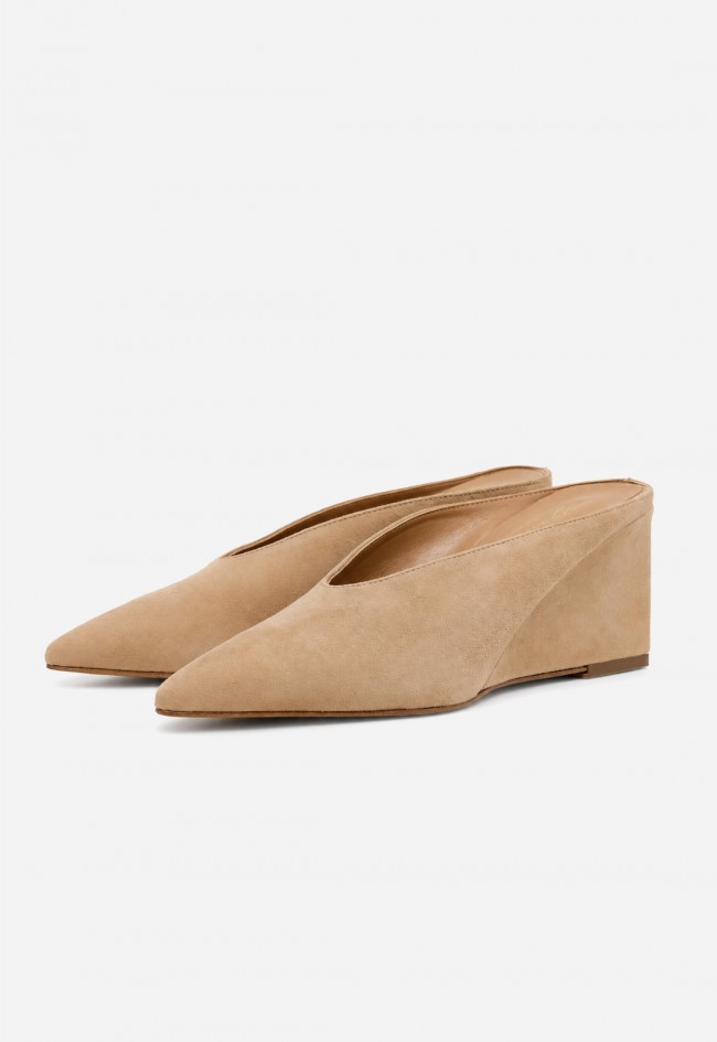 Zapato mule de cuña Canapé 1302 en piel camel – elegancia minimalista para elevar tus looks