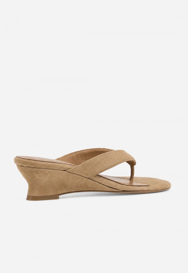 Sandalias mule de dedo en piel camel Canapé 2890 – elegancia minimalista para destacar