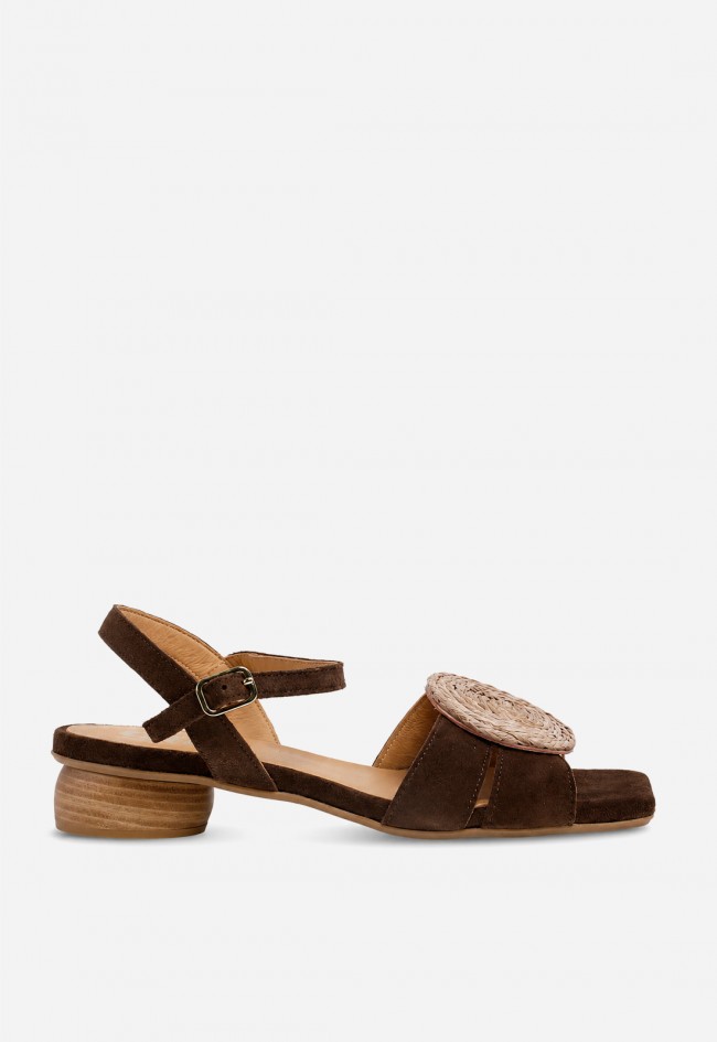 Sandalias de piel Glo Cora marrón con detalle trenzado – el toque boho chic que transforma tus looks