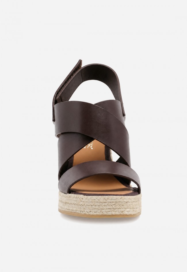 Sandalias cuña de esparto Casteller 928 marrón en piel – altura natural para tus looks de verano