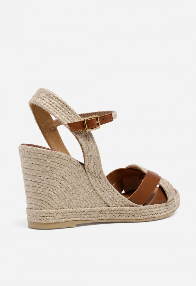 Sandalias cuña de esparto Casteller 874 en piel marrón – el toque mediterráneo que eleva tu verano