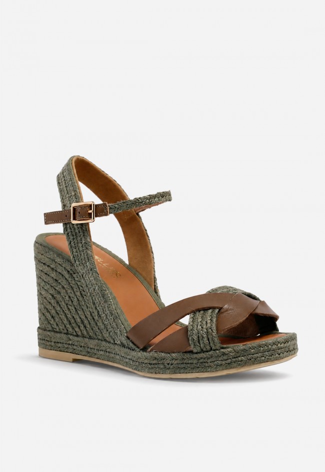 Sandalias cuña de esparto Casteller 874 verde kaki y piel marrón – estilo mediterráneo con personalidad