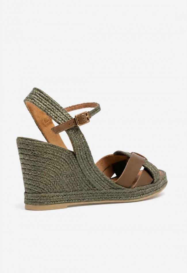 Sandalias cuña de esparto Casteller 874 verde kaki y piel marrón – estilo mediterráneo con personalidad