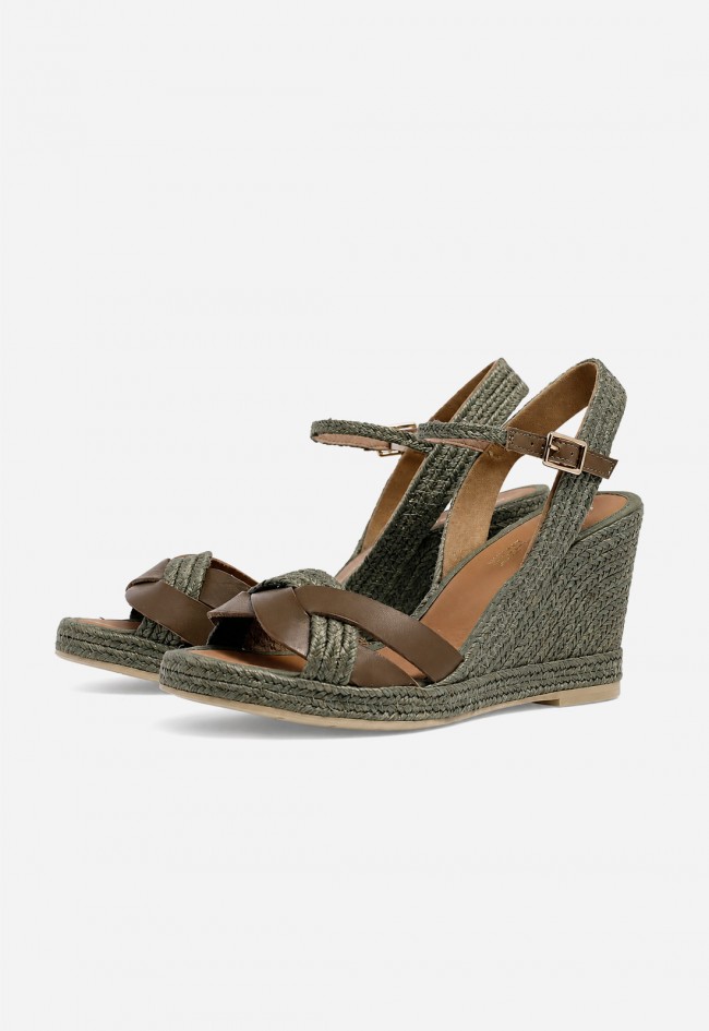 Sandalias cuña de esparto Casteller 874 verde kaki y piel marrón – estilo mediterráneo con personalidad