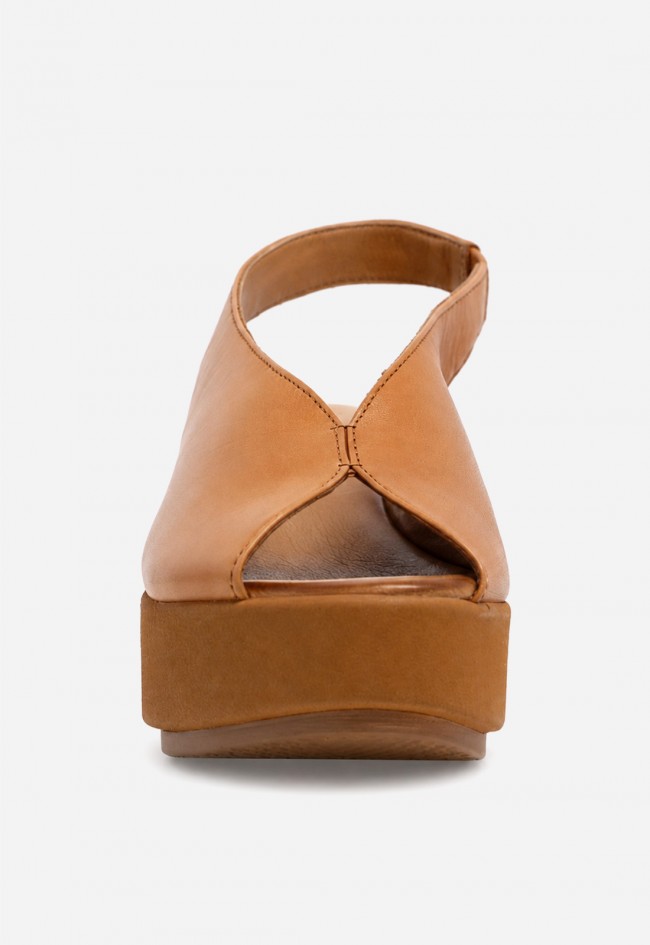 Sandalia cuña de piel cuero Inuovo 123133 con plataforma – eleva tus looks con estilo natural