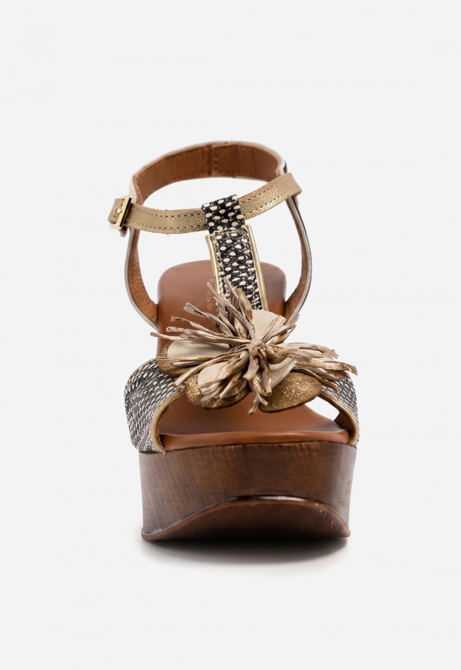Sandalia de plataforma en piel Nemonic 2498 con estampado animal – un toque boho para destacar con estilo