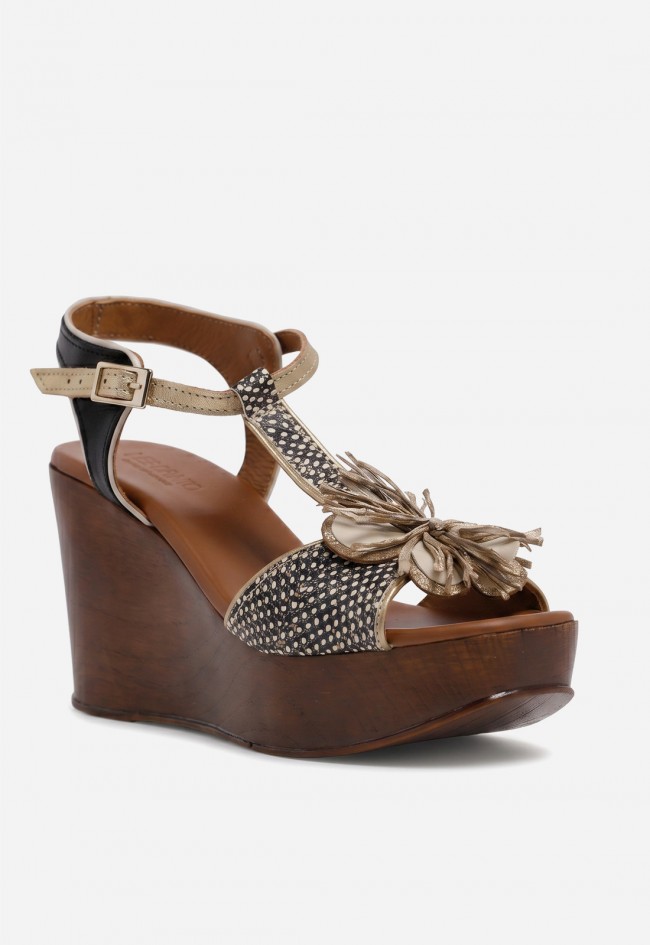 Sandalia de plataforma en piel Nemonic 2498 con estampado animal – un toque boho para destacar con estilo