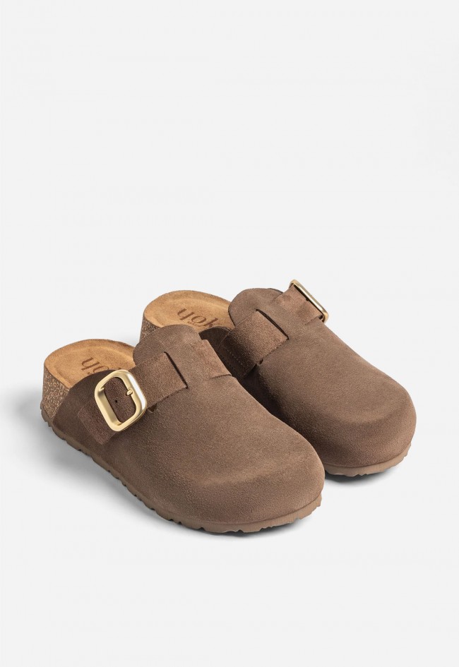 Zueco bio de piel Yokono Wiwi-264 con hebilla ajustable