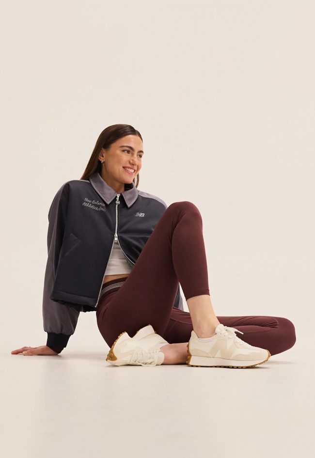 Zapatillas New Balance 327 de mujer blancas con diseño retro