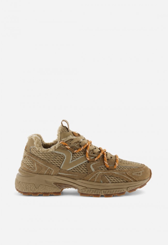 Zapatillas Victoria Mythos Trail de mujer beige con borreguito para llegar más lejos con estilo
