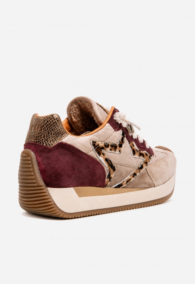 Zapatillas Cetti C-1375 de mujer beige con detalles animal print para caminar con actitud