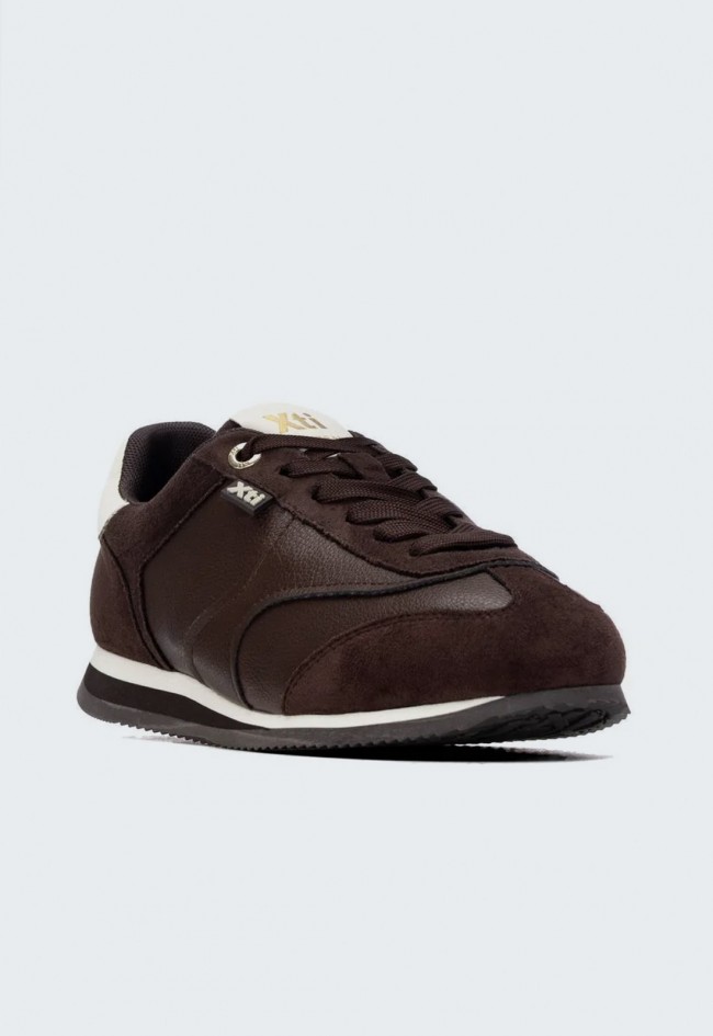 Zapatillas Xti 14615001 de mujer marrones para elevar tus looks urbanos