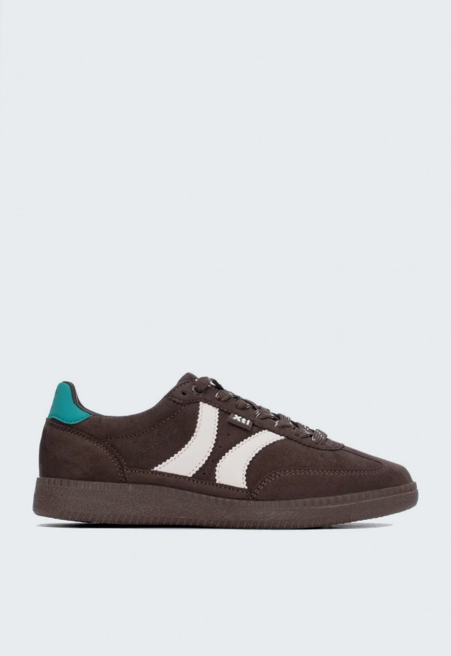 Zapatillas Xti 14612510 de mujer marrones para caminar con actitud