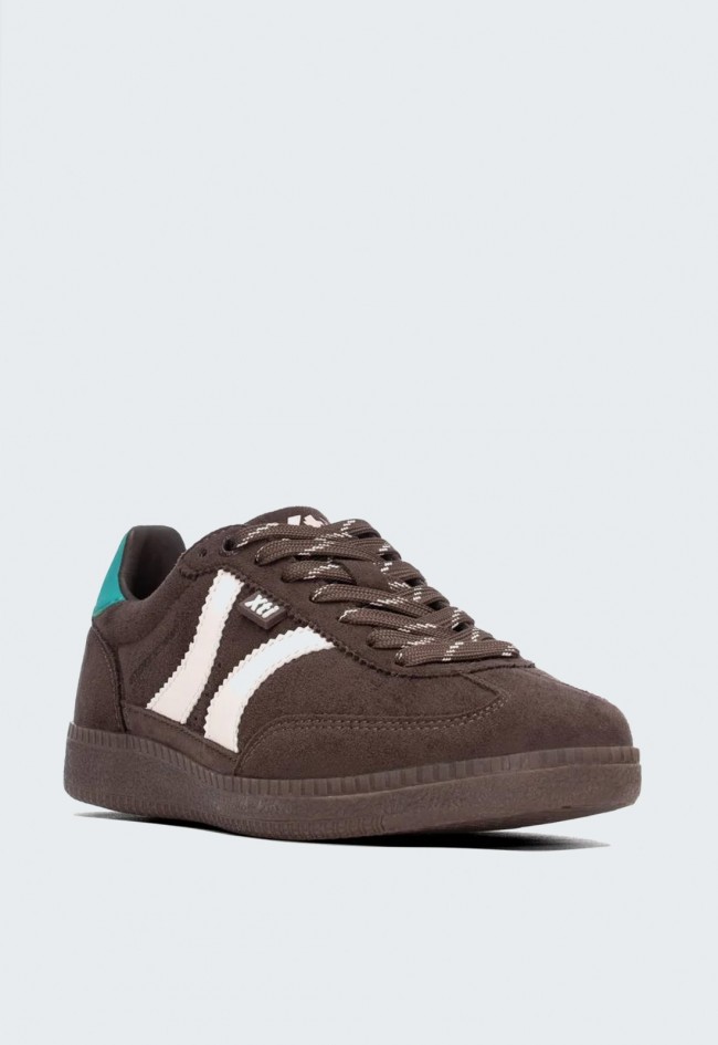 Zapatillas Xti 14612510 de mujer marrones para caminar con actitud