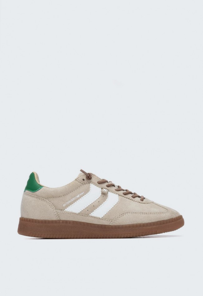 Zapatillas XTI Nan 13312 de mujer beige con detalles verdes para vivir tu estilo retro
