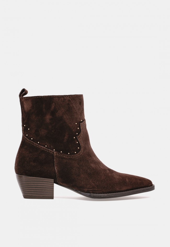 Botín cowboy de mujer Glo Alya de piel marrón chocolate con tachuelas, estilo campero con personalidad