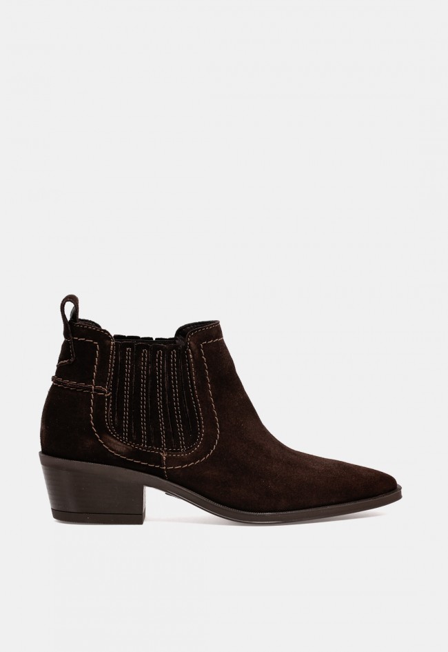 Botín cowboy de mujer Glo Loana de piel marrón chocolate, un básico campero con estilo
