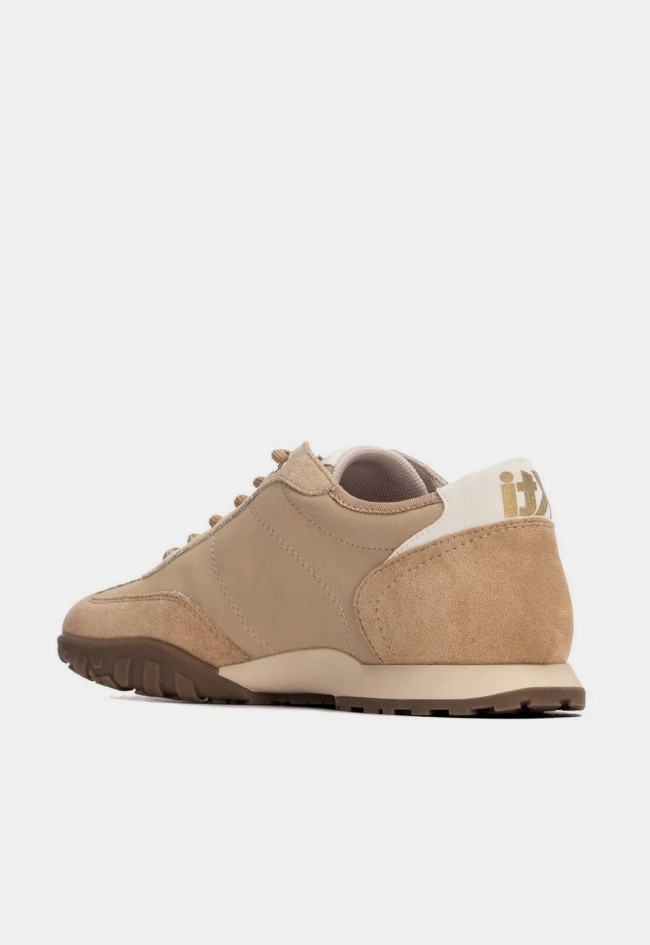 Zapatilla casual de mujer Xti 14614604 en material sintético beige, comodidad y estilo diario