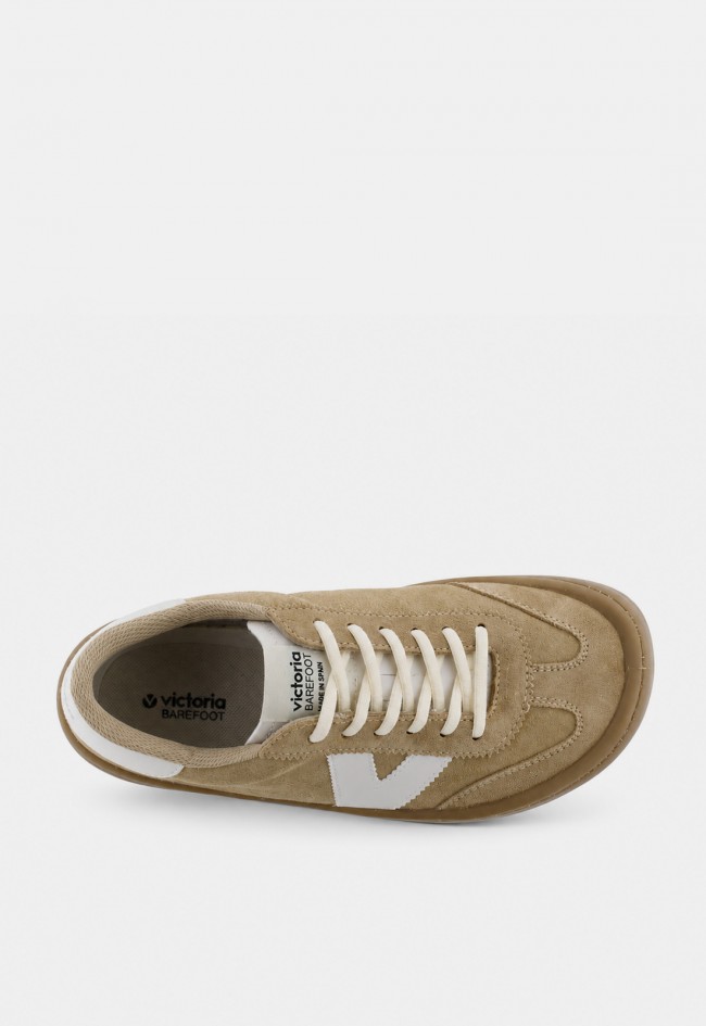 Zapatilla barefoot de mujer Victoria Olmo de serraje beige, libertad natural y comodidad
