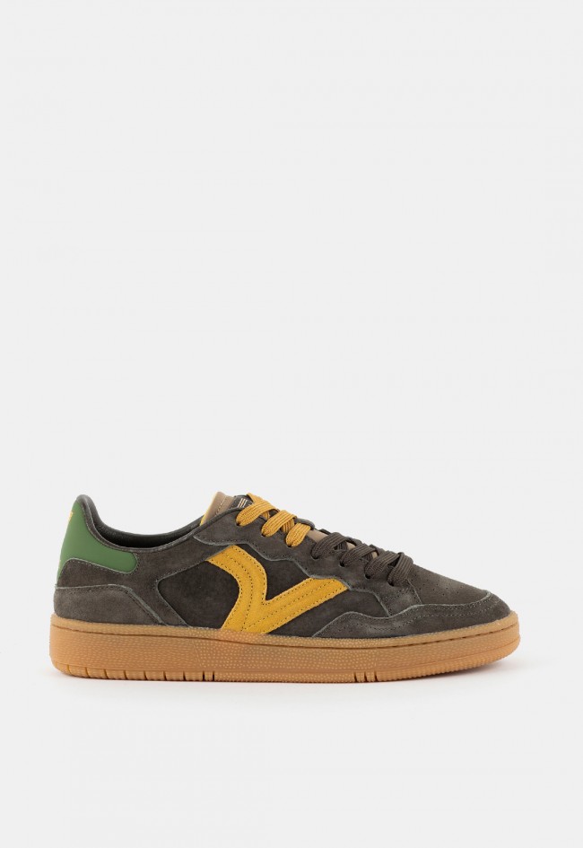 Zapatilla deportiva de hombre Victoria Smash Suede de serraje con doble cordón, estilo retro y carácter