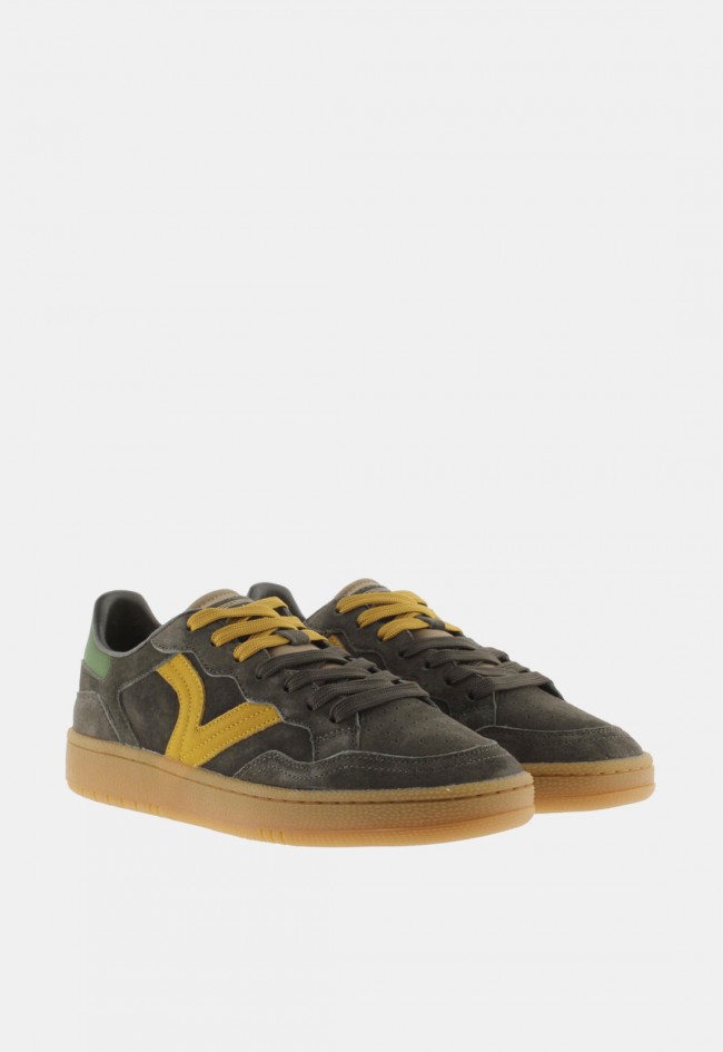 Zapatilla deportiva de hombre Victoria Smash Suede de serraje con doble cordón, estilo retro y carácter