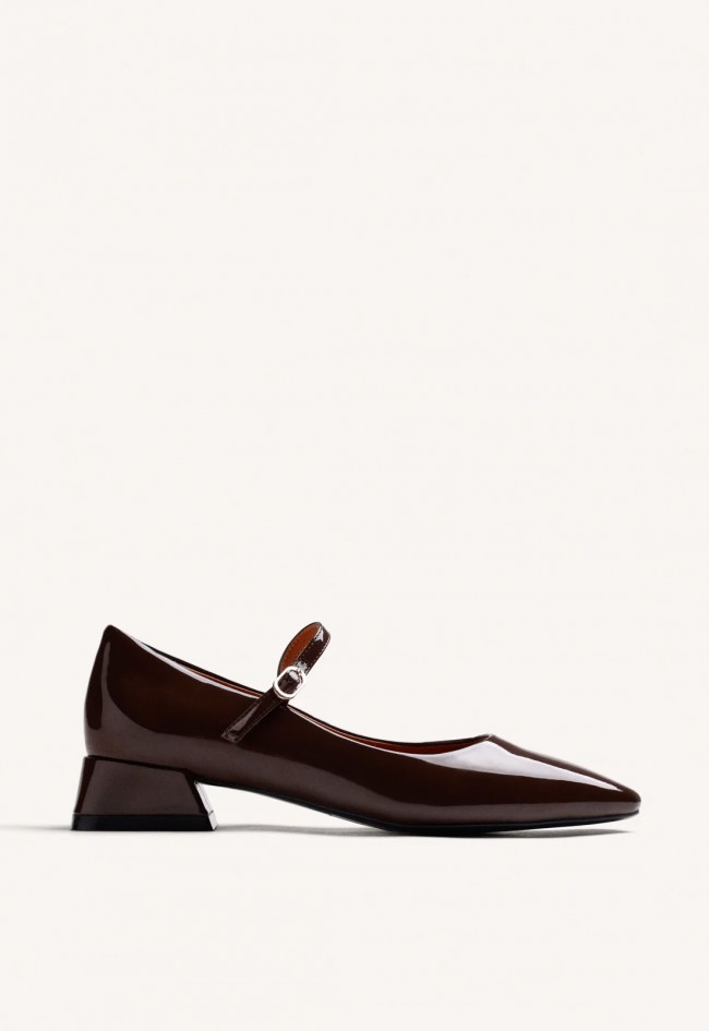Zapato Mary Jane Gioseppo de mujer marrón efecto charol con tacón bloque, elegancia y estilo actual