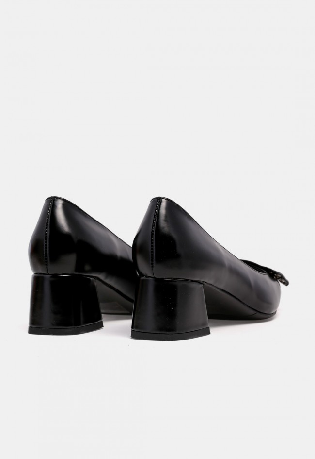 Zapato de tacón de mujer Noa Harmon 10413 negro de piel sintética, diseño atrevido y actual