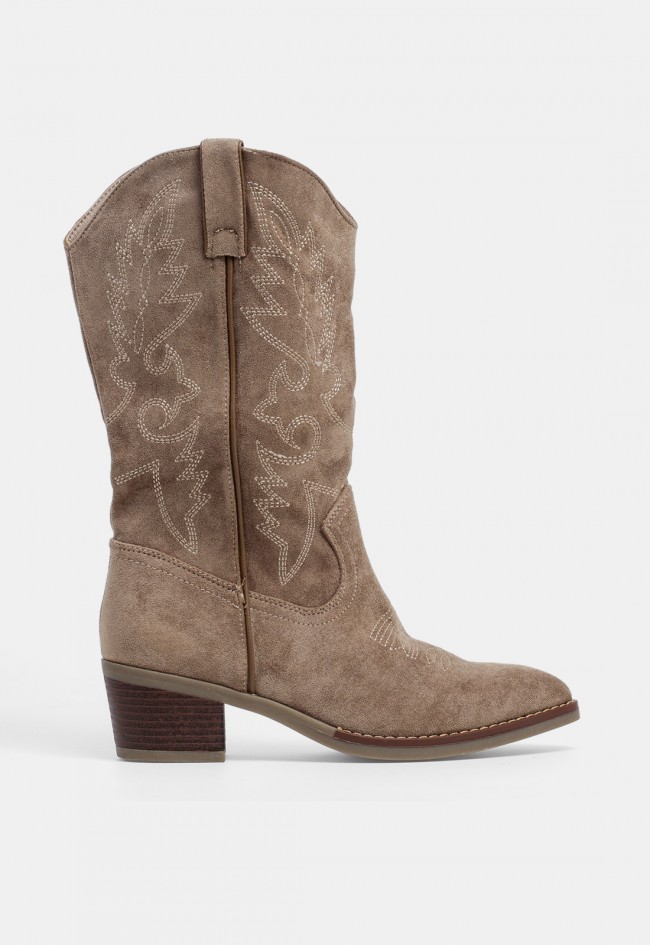 Bota cowboy de mujer Niko Amore 20203 taupe de piel sintética efecto serraje estilo western