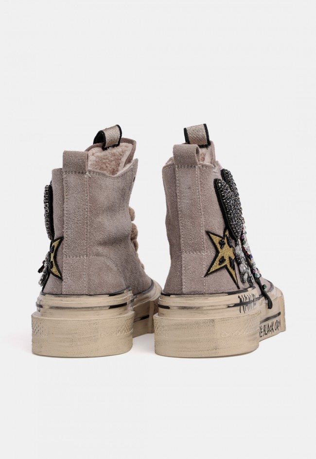 Zapatilla chunky de mujer Movies GFD-03 de piel gris con borreguito, estilo urbano y original