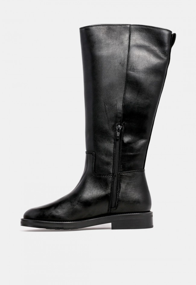 Bota hípica de mujer GLO Fara de piel negra, elegancia ecuestre para cada día