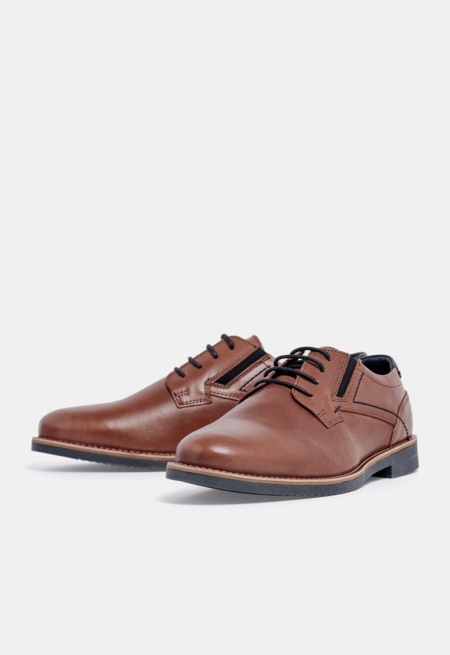 Zapato casual de hombre VAS 3010L de piel color cuero, diseño versátil para cada día