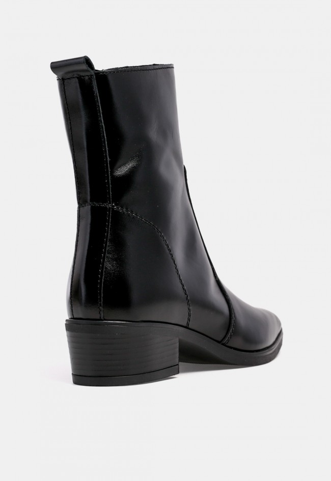 Botín de tacón de mujer VAS 5918 de piel negra, elegante y versátil