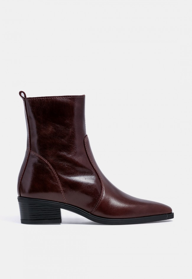 Botín de tacón de mujer VAS 5918 de piel marrón chocolate, elegante y versátil