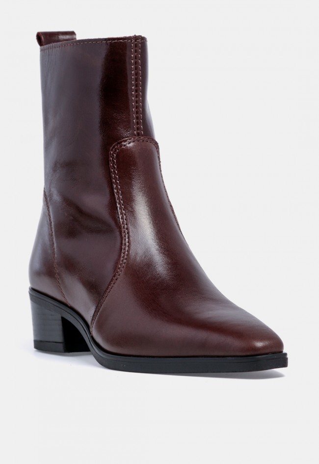 Botín de tacón de mujer VAS 5918 de piel marrón chocolate, elegante y versátil