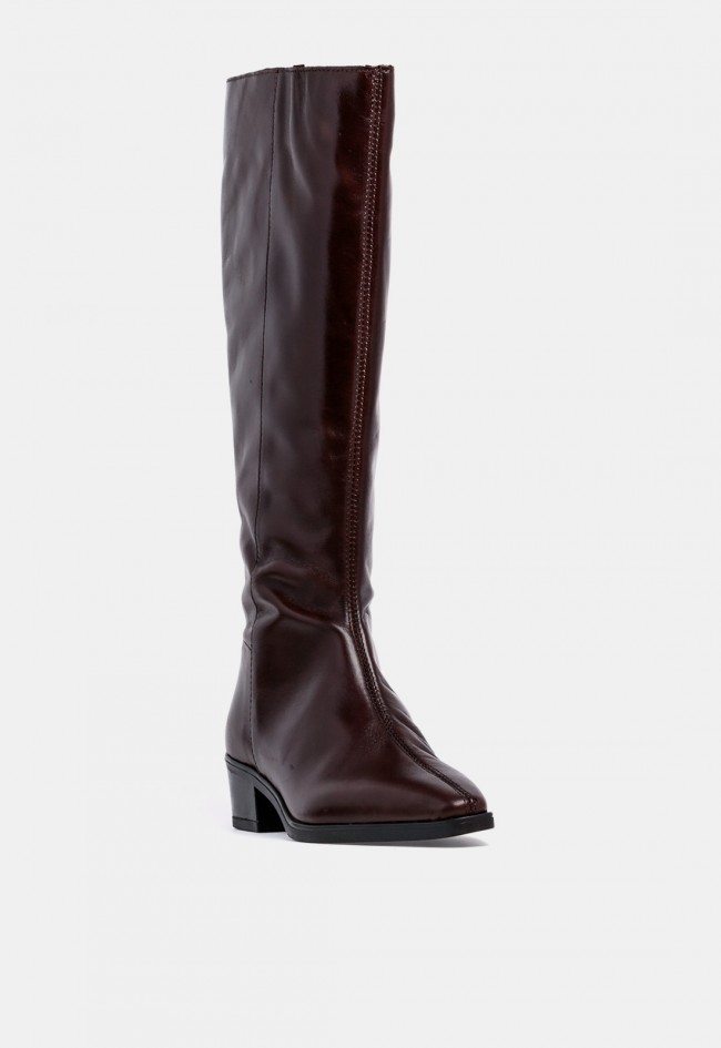 Bota alta de mujer VAS 5928 de piel marrón chocolate con tacón bajo