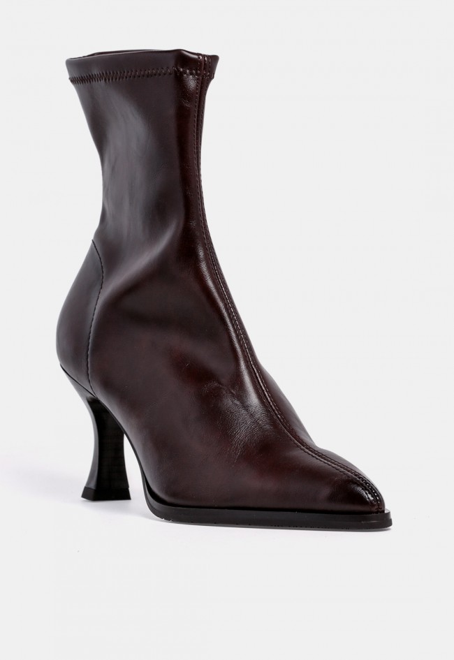 Botín kitten de mujer MISS ELASTIC 78039 marrón chocolate, elegante y en tendencia